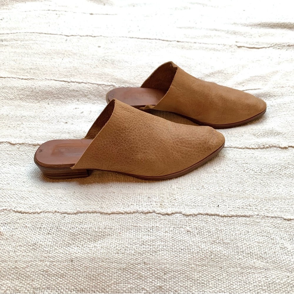 Minimal Leather Slides